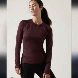 NWOT- Athleta Whistler long sleeve Thermal tee top in Spiced Cabernet-Small